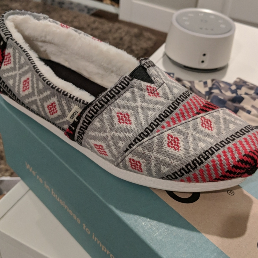 Toms slippers sz 7